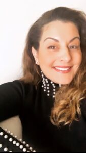 καθηγητές KEELE GREECE- Εκάτη Δρακοπούλου