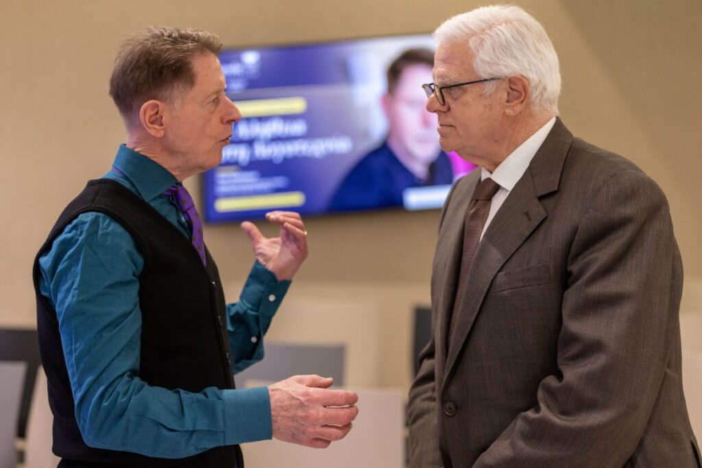 Ομιλία από τον Καθηγητή Δημιουργικής Γραφής του ΝYU Tim Tomlinson στο Keele Greece 