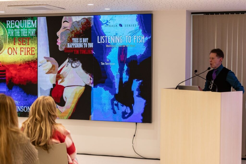 Ομιλία από τον Καθηγητή Δημιουργικής Γραφής του ΝYU Tim Tomlinson στο Keele Greece 